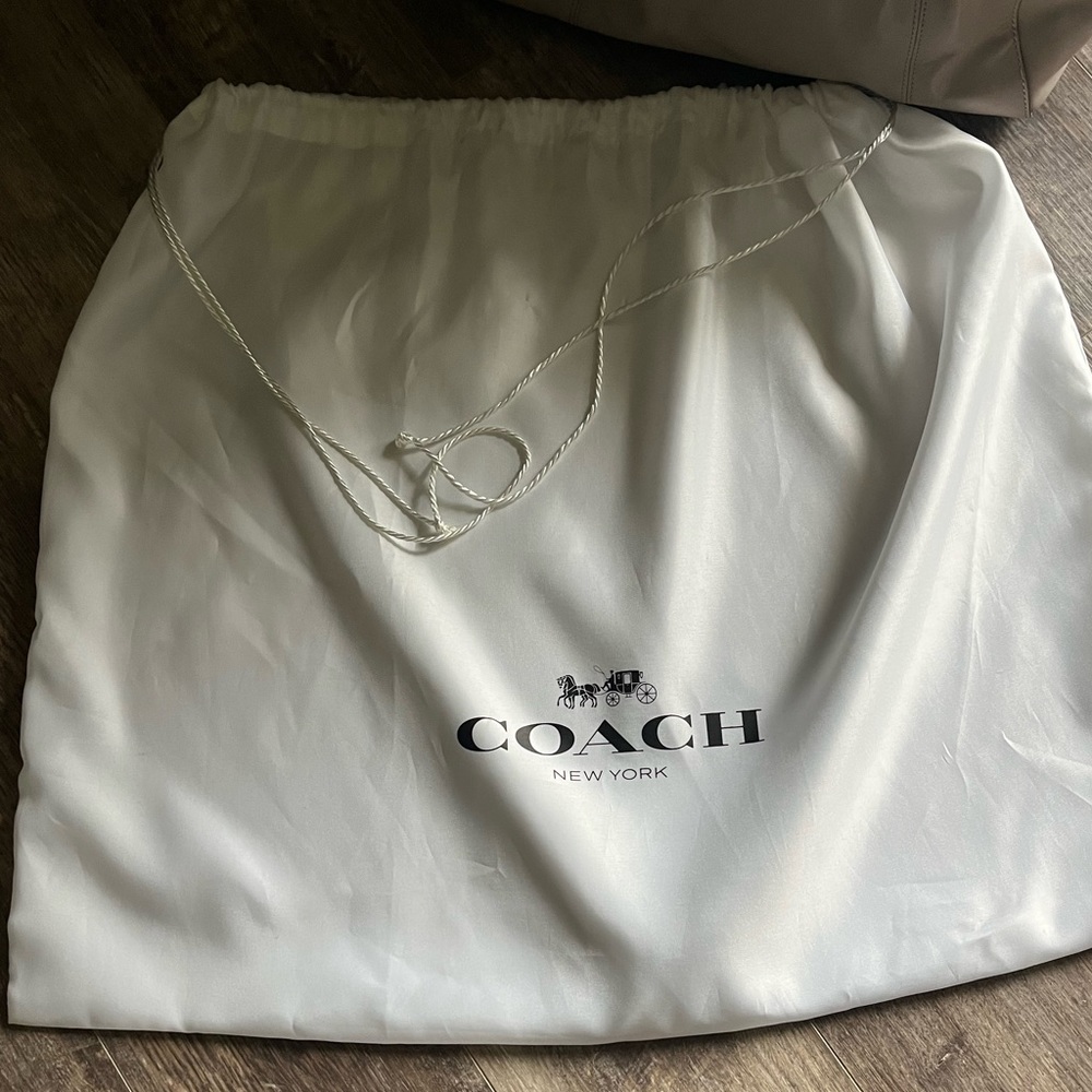 🌸SOLD🌸 🆕 Elegant COACH Collette Smooth Leather Satchel - Picture 15 of 15